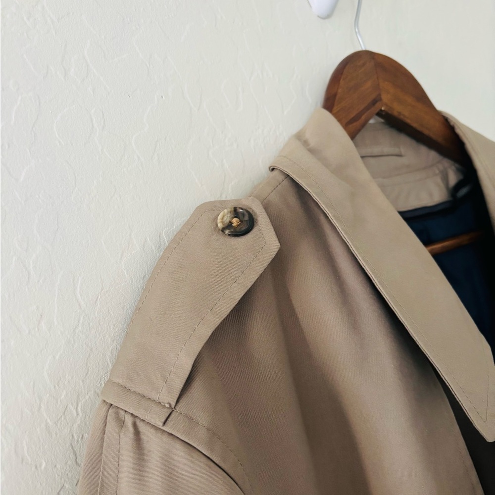 Christian Dior Tan Trench Coat 🧥 - Picture 6 of 13